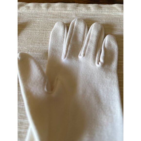 Vintage 1960s White Cotton Gloves – Scalloped Stitch Dress Gloves, Mid Length - Picture 8 of 13